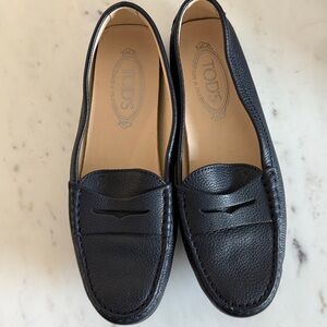 Tod’s Blue Pebbled Leather Penny Loafers Size 38 Classic Slip On Flats Luxury